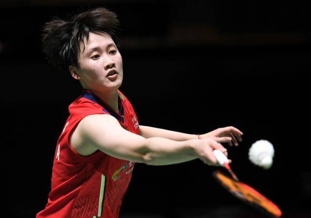 他们通过高 他们通过高