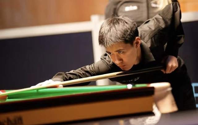 先进的足球 先进的足球