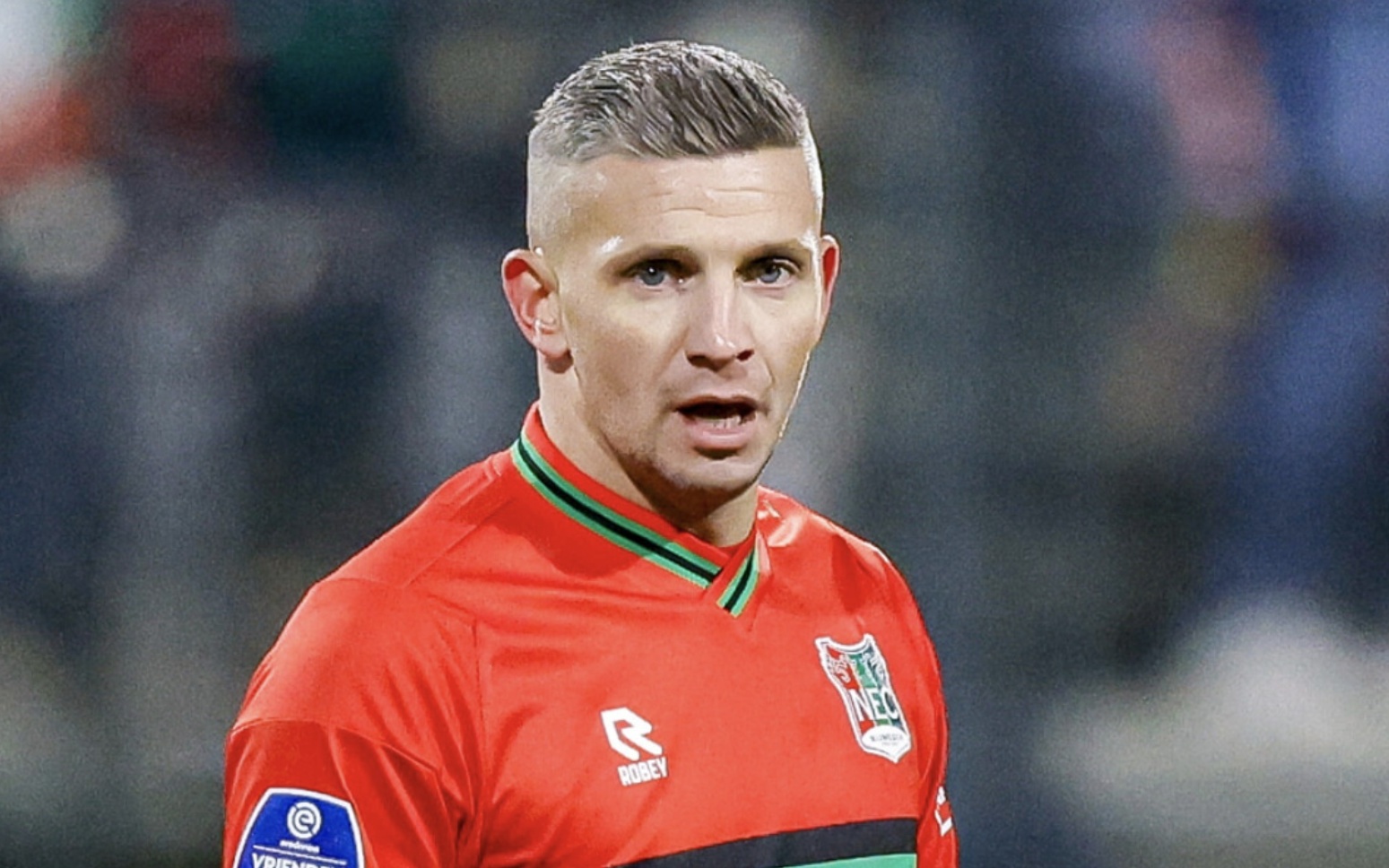 目的足球赛 目的足球赛