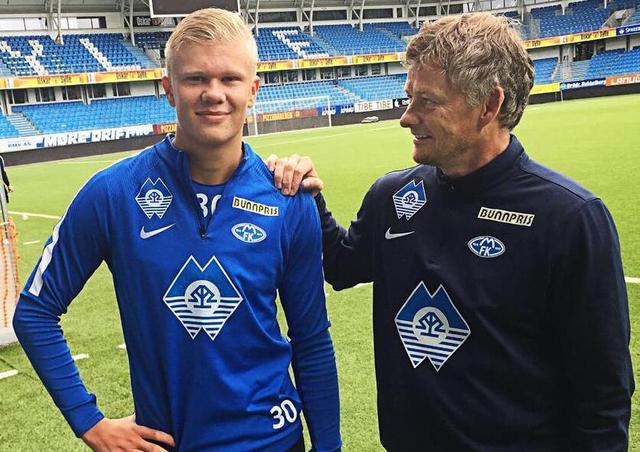 常驻面板更 常驻面板更